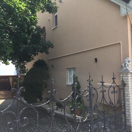 Patavar Panzio Etterem Gyongyospata Buitenkant foto